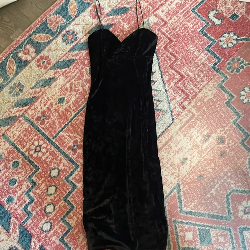BLACK SWEETHEART VELVET DRESS--XS